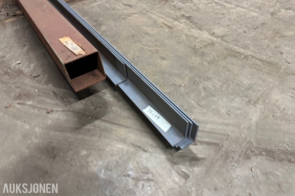4x Vinkel stål 80x 120Ca. 10–12 m | Grunnet