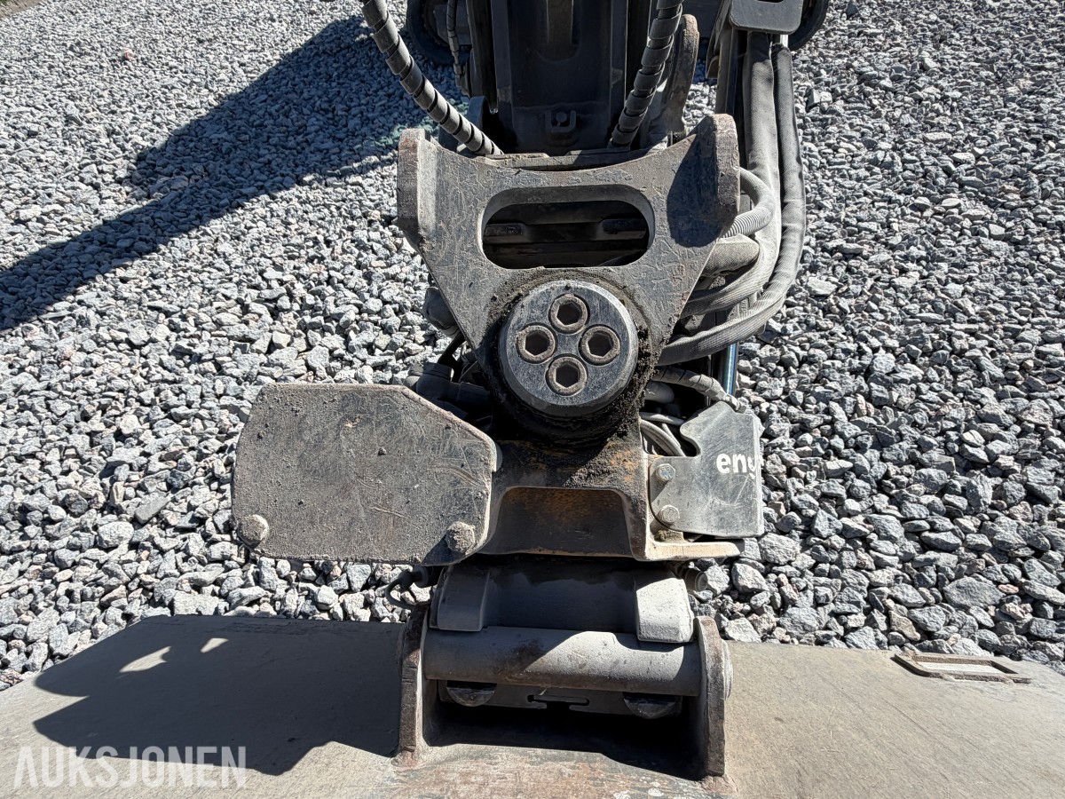 2018 Volvo ECR58D kort hekk minigraver - Engcon tiltrotator - Skjær - SMP 210L Pusseskuff - Tannskuffe - Smalskuff