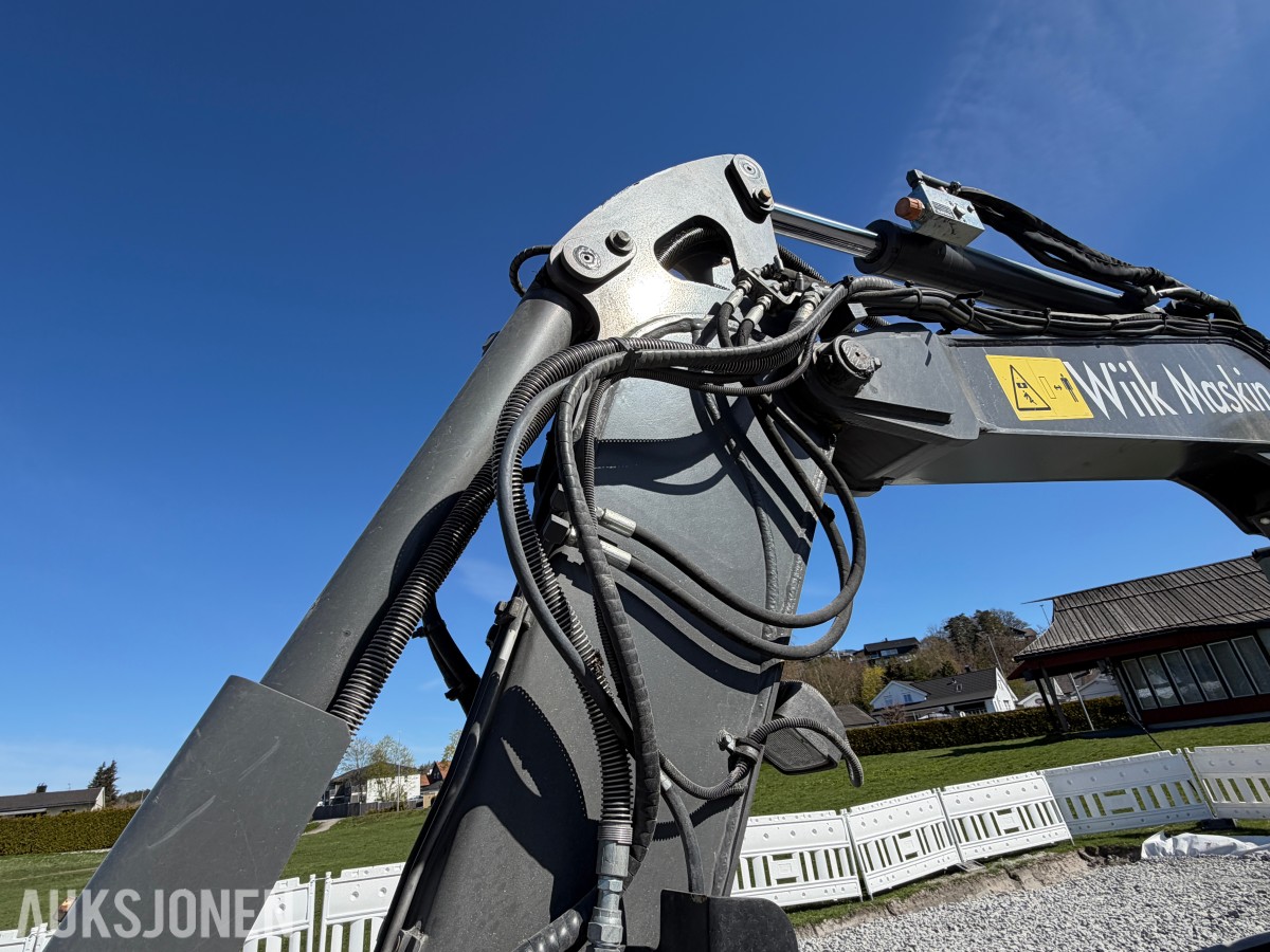2018 Volvo ECR58D kort hekk minigraver - Engcon tiltrotator - Skjær - SMP 210L Pusseskuff - Tannskuffe - Smalskuff