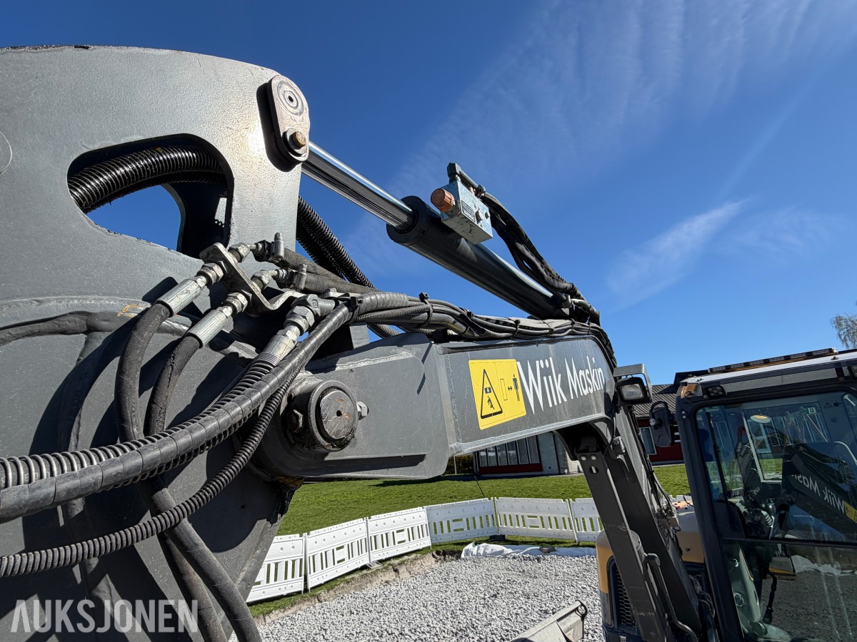 2018 Volvo ECR58D kort hekk minigraver - Engcon tiltrotator - Skjær - SMP 210L Pusseskuff - Tannskuffe - Smalskuff