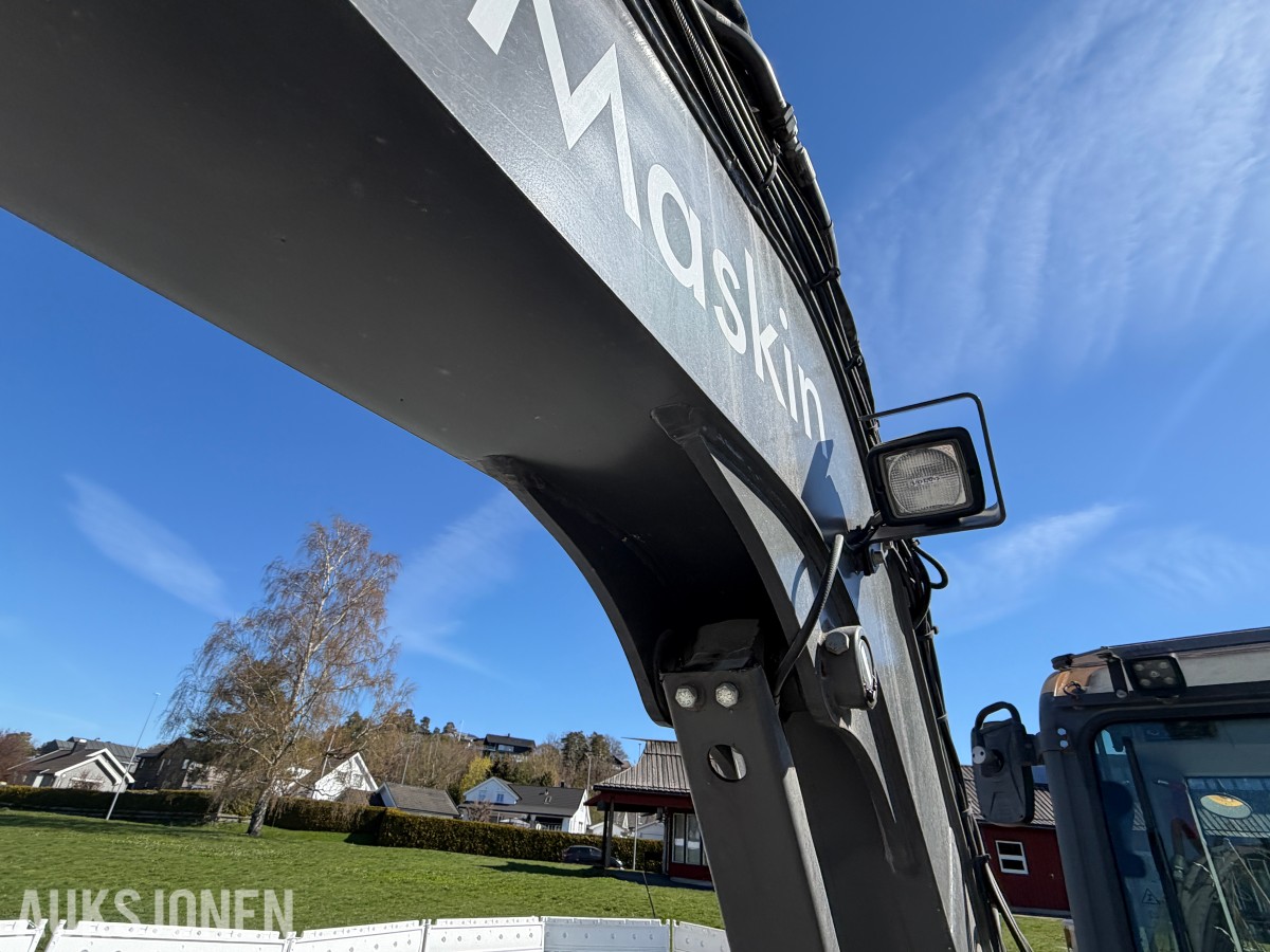 2018 Volvo ECR58D kort hekk minigraver - Engcon tiltrotator - Skjær - SMP 210L Pusseskuff - Tannskuffe - Smalskuff