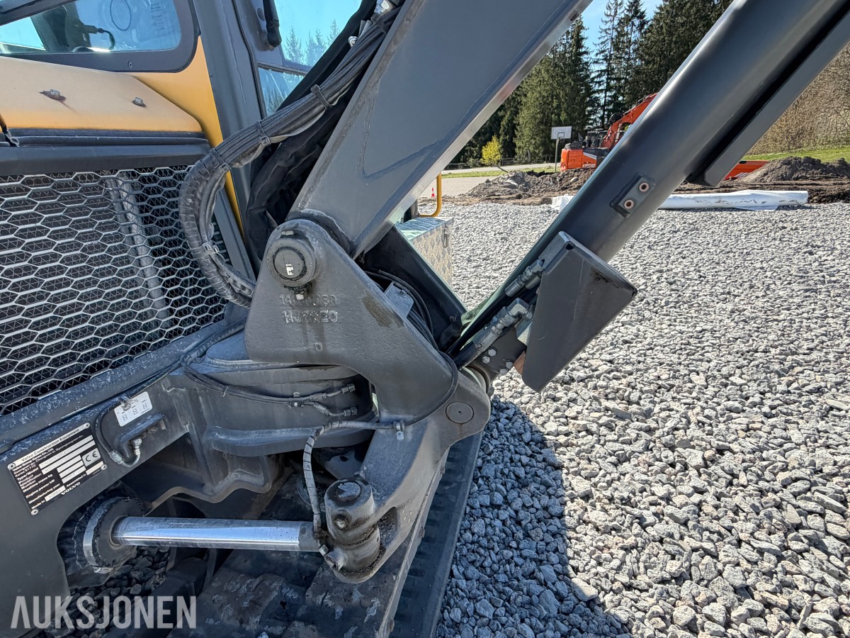 2018 Volvo ECR58D kort hekk minigraver - Engcon tiltrotator - Skjær - SMP 210L Pusseskuff - Tannskuffe - Smalskuff