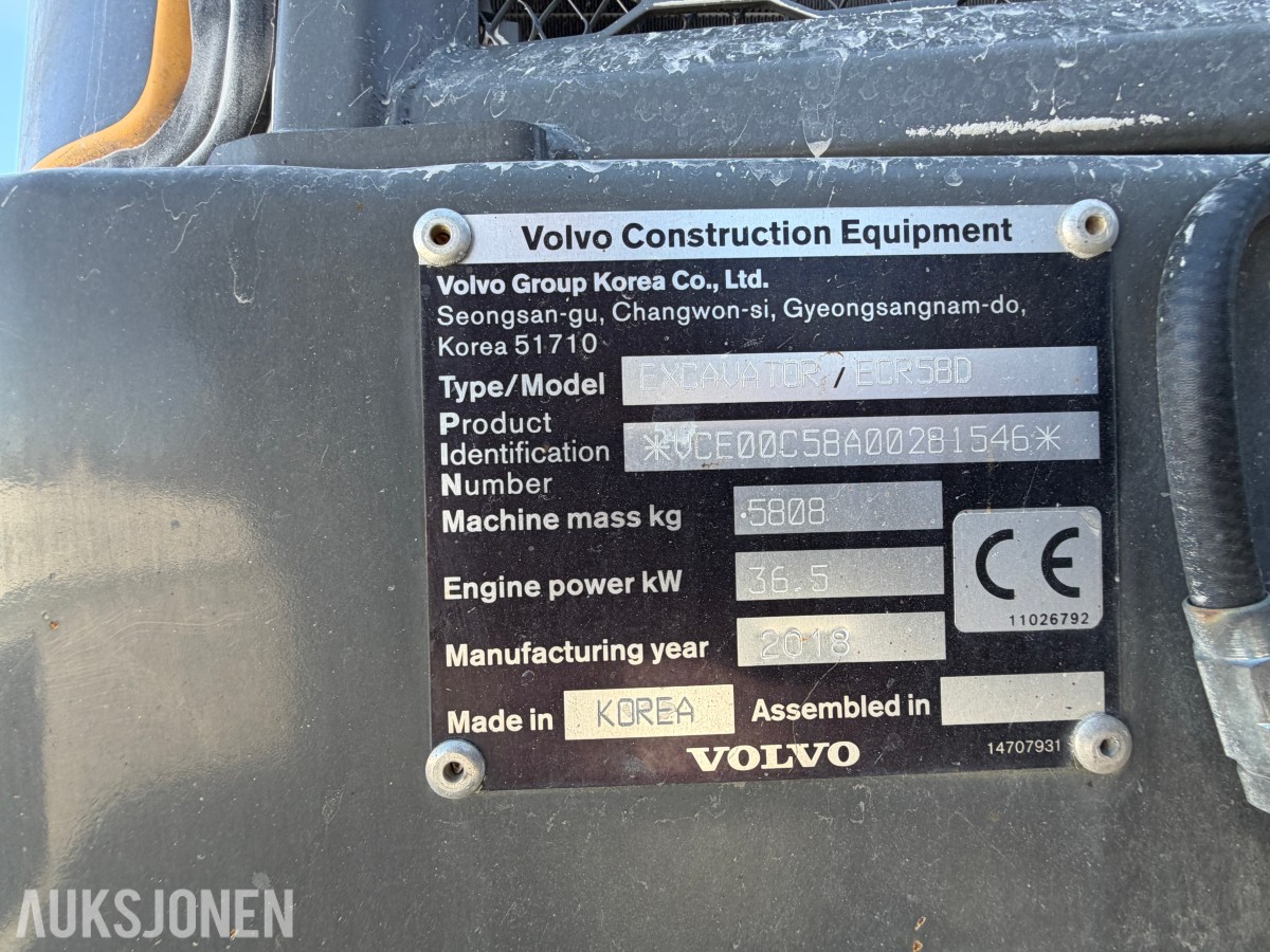 2018 Volvo ECR58D kort hekk minigraver - Engcon tiltrotator - Skjær - SMP 210L Pusseskuff - Tannskuffe - Smalskuff