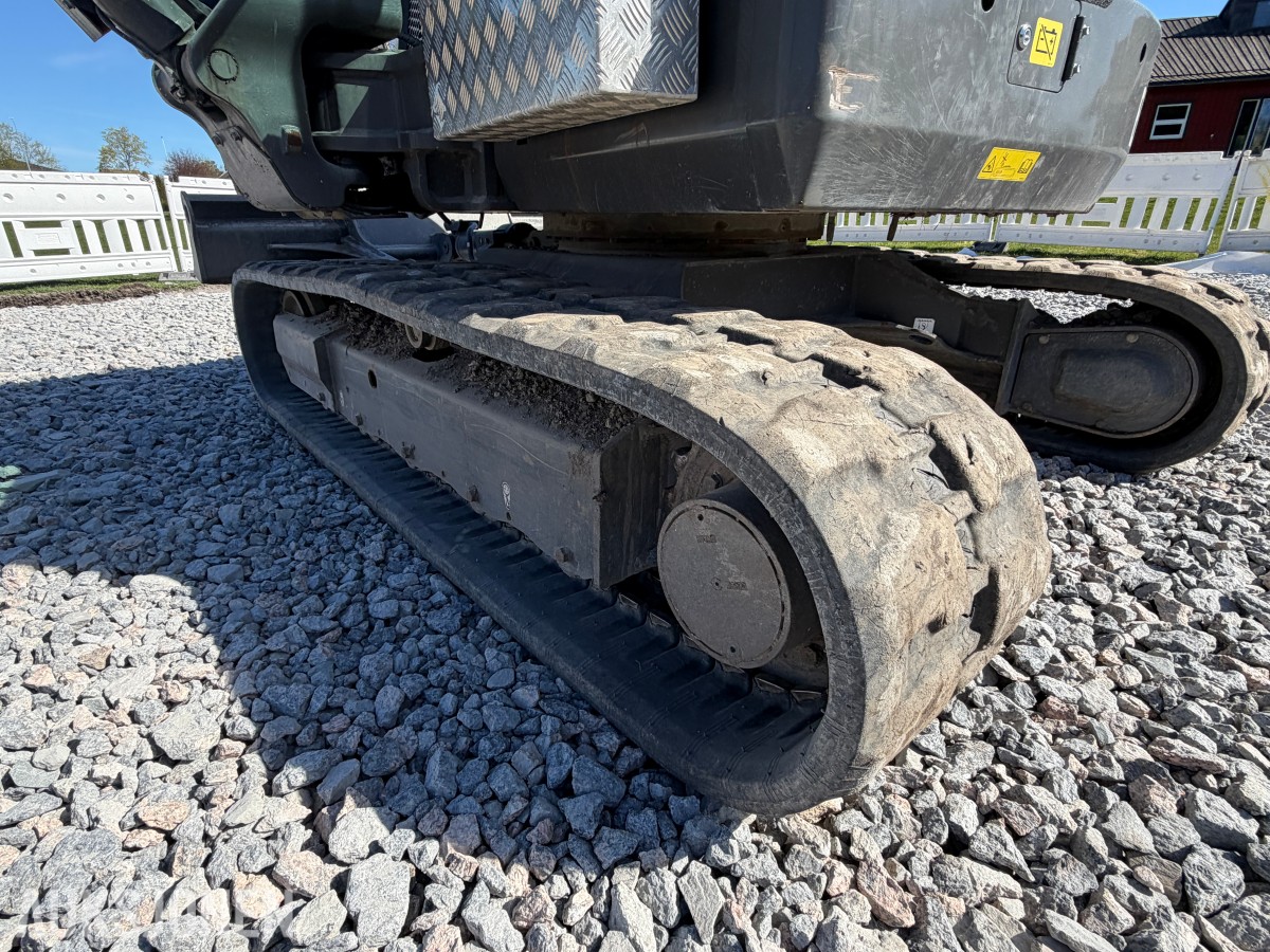 2018 Volvo ECR58D kort hekk minigraver - Engcon tiltrotator - Skjær - SMP 210L Pusseskuff - Tannskuffe - Smalskuff