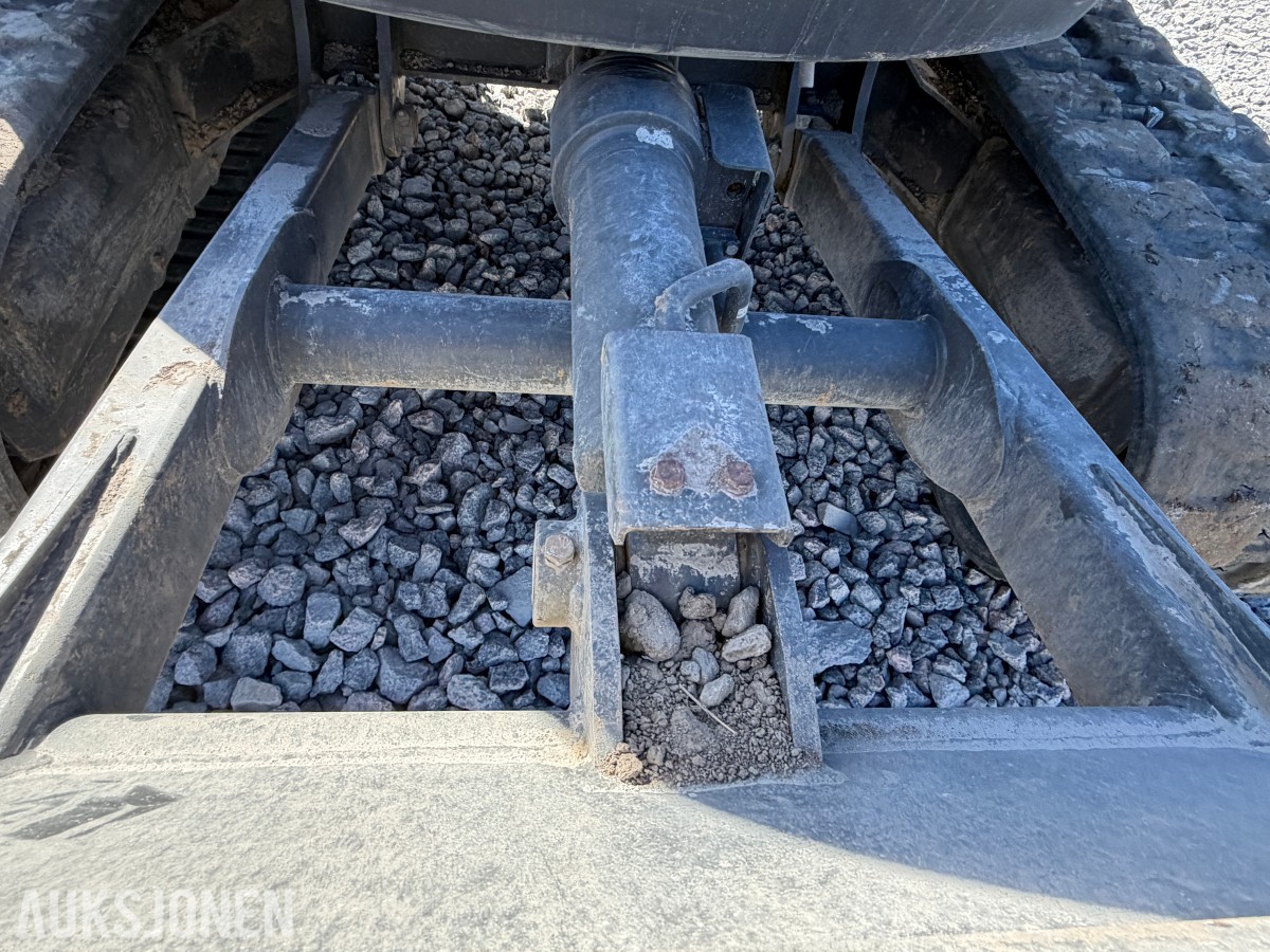 2018 Volvo ECR58D kort hekk minigraver - Engcon tiltrotator - Skjær - SMP 210L Pusseskuff - Tannskuffe - Smalskuff