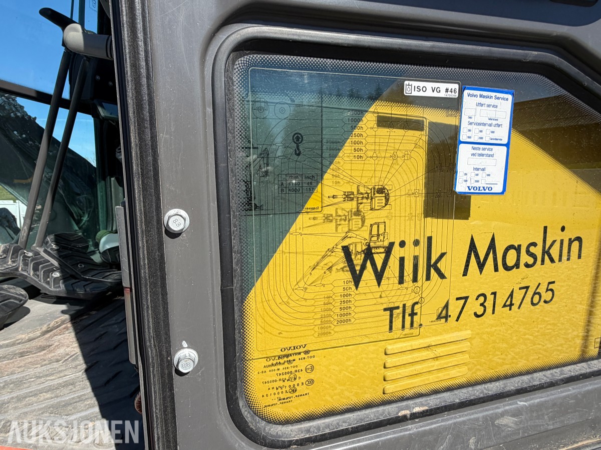 2018 Volvo ECR58D kort hekk minigraver - Engcon tiltrotator - Skjær - SMP 210L Pusseskuff - Tannskuffe - Smalskuff