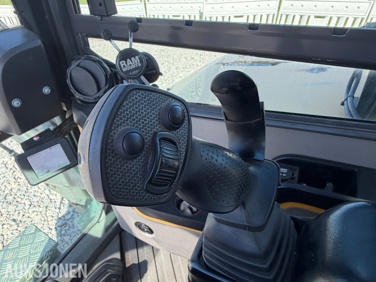 2018 Volvo ECR58D kort hekk minigraver - Engcon tiltrotator - Skjær - SMP 210L Pusseskuff - Tannskuffe - Smalskuff