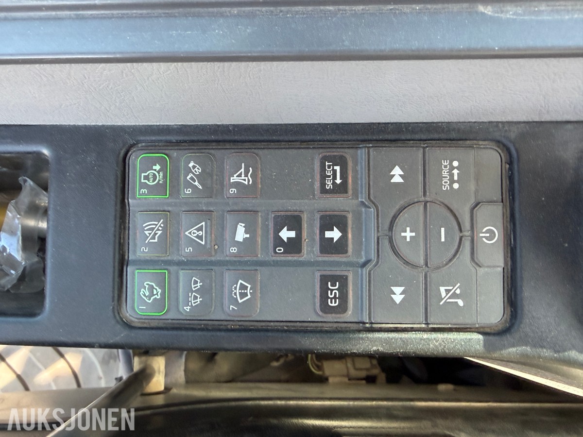 2018 Volvo ECR58D kort hekk minigraver - Engcon tiltrotator - Skjær - SMP 210L Pusseskuff - Tannskuffe - Smalskuff