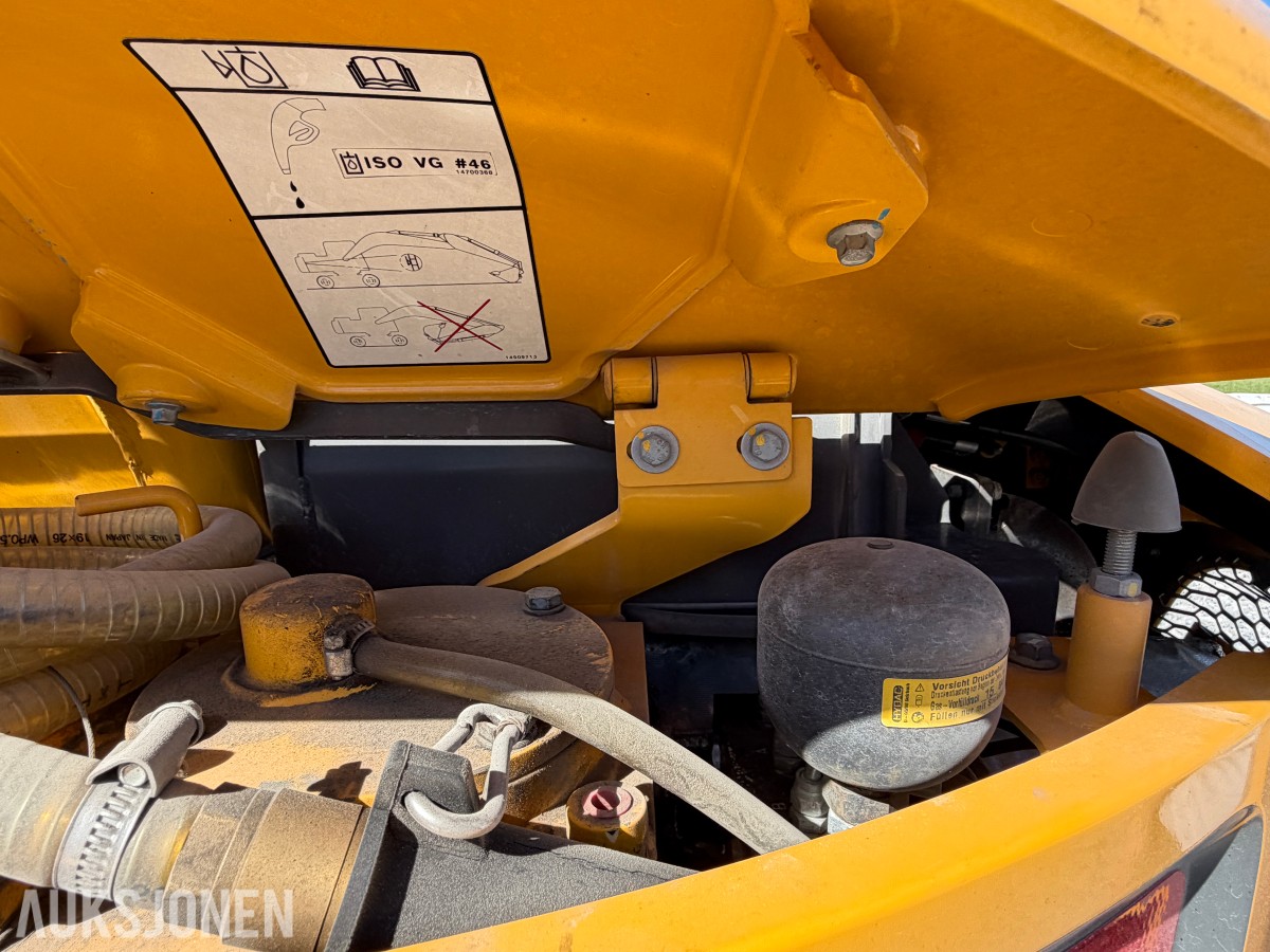 2018 Volvo ECR58D kort hekk minigraver - Engcon tiltrotator - Skjær - SMP 210L Pusseskuff - Tannskuffe - Smalskuff