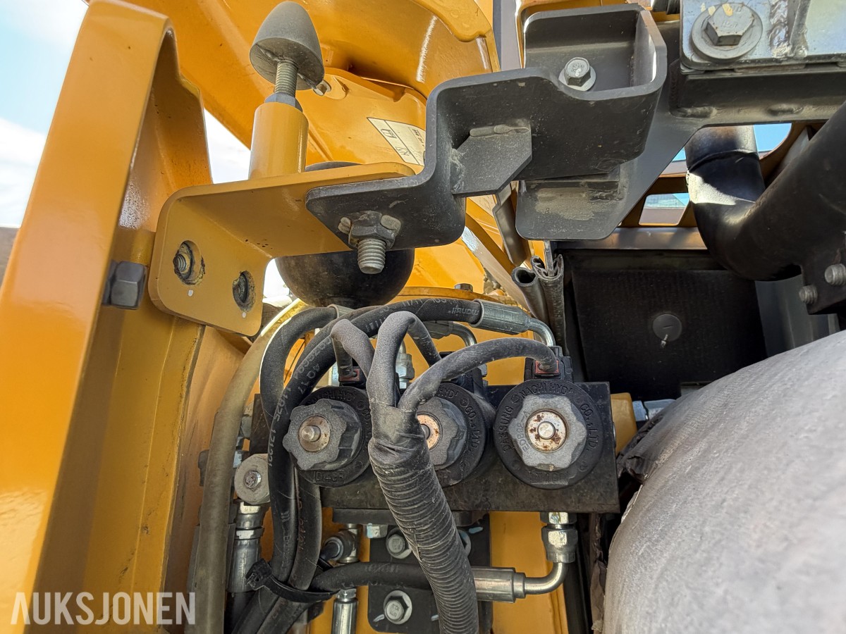 2018 Volvo ECR58D kort hekk minigraver - Engcon tiltrotator - Skjær - SMP 210L Pusseskuff - Tannskuffe - Smalskuff