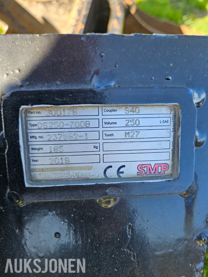 2018 Volvo ECR58D kort hekk minigraver - Engcon tiltrotator - Skjær - SMP 210L Pusseskuff - Tannskuffe - Smalskuff