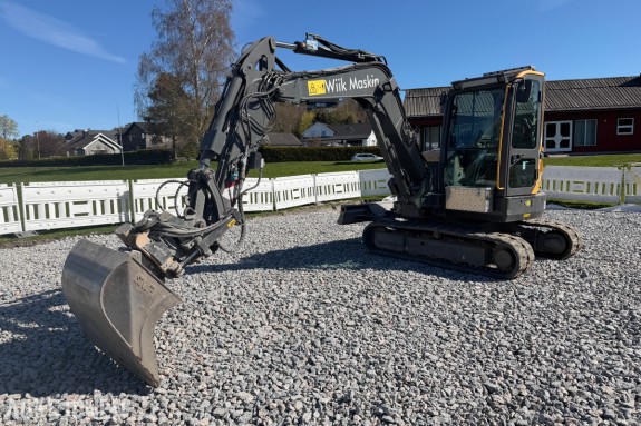 2018 Volvo ECR58D kort hekk minigraver - Engcon tiltrotator - Skjær - SMP 210L Pusseskuff - Tannskuffe - Smalskuff