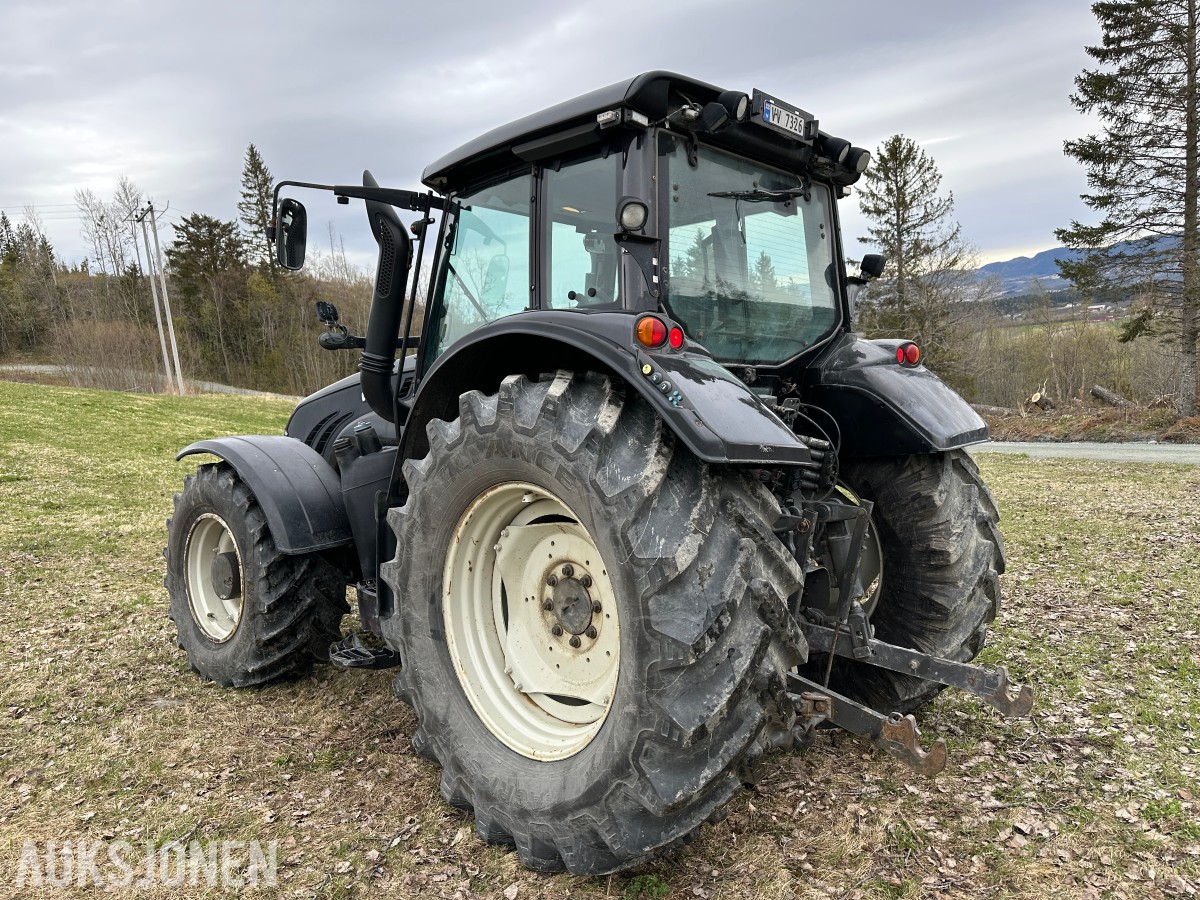 2012 Valtra T213 TRAKTOR – 2012 – 212 HK – VERSU – POWERSHIFT