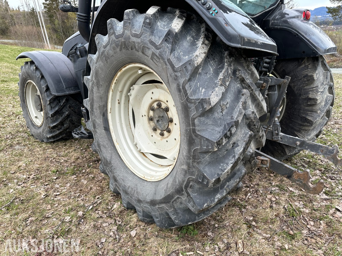 2012 Valtra T213 TRAKTOR – 2012 – 212 HK – VERSU – POWERSHIFT