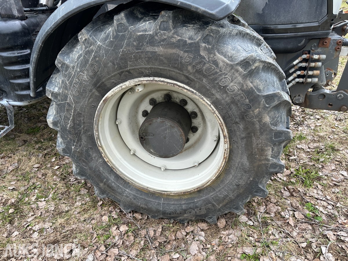 2012 Valtra T213 TRAKTOR – 2012 – 212 HK – VERSU – POWERSHIFT
