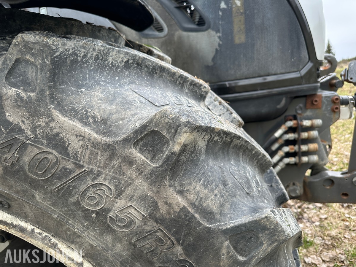 2012 Valtra T213 TRAKTOR – 2012 – 212 HK – VERSU – POWERSHIFT