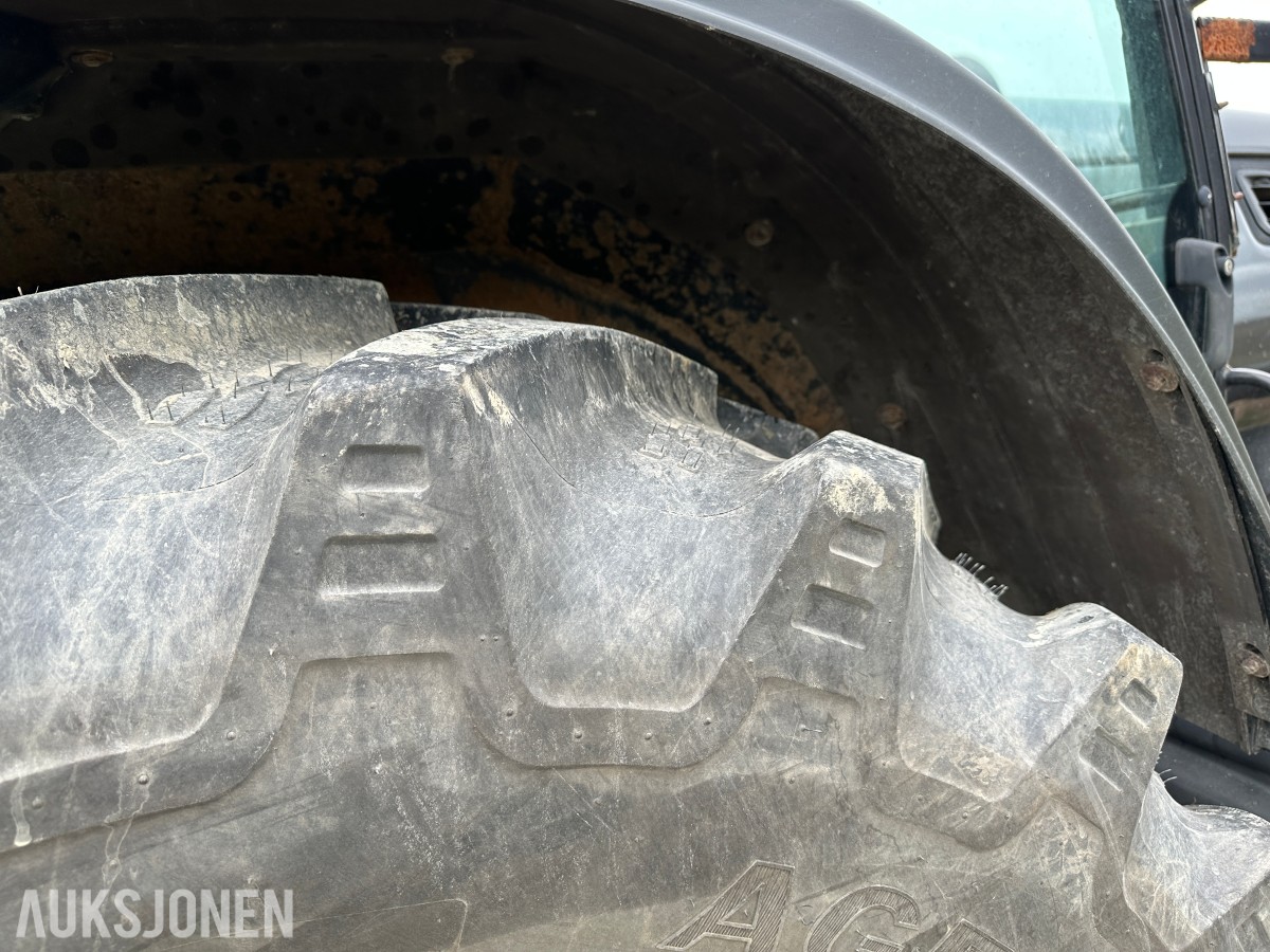2012 Valtra T213 TRAKTOR – 2012 – 212 HK – VERSU – POWERSHIFT