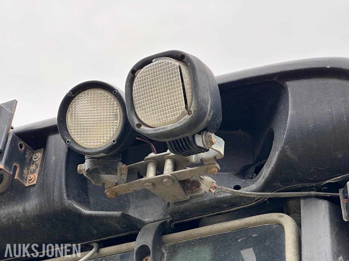 2012 Valtra T213 TRAKTOR – 2012 – 212 HK – VERSU – POWERSHIFT