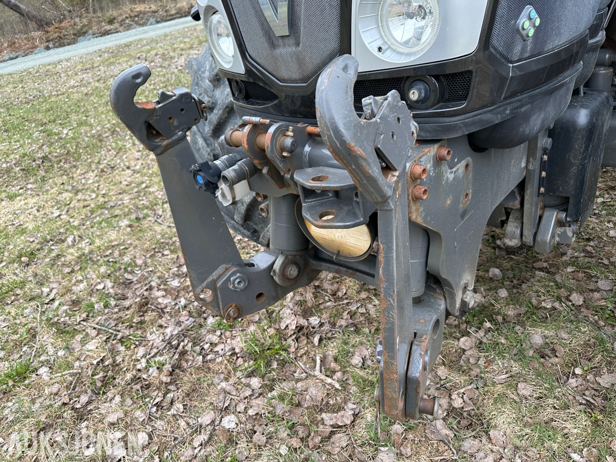 2012 Valtra T213 TRAKTOR – 2012 – 212 HK – VERSU – POWERSHIFT