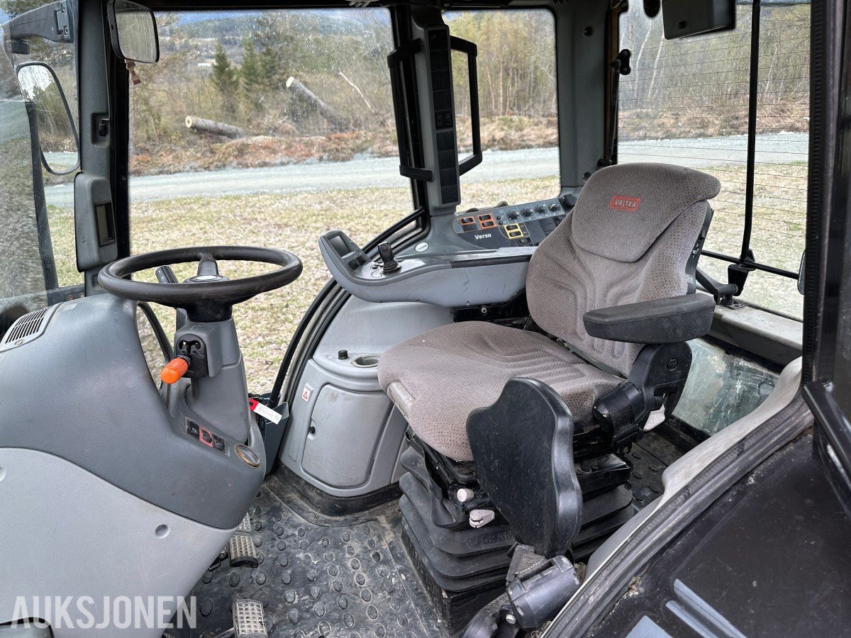 2012 Valtra T213 TRAKTOR – 2012 – 212 HK – VERSU – POWERSHIFT