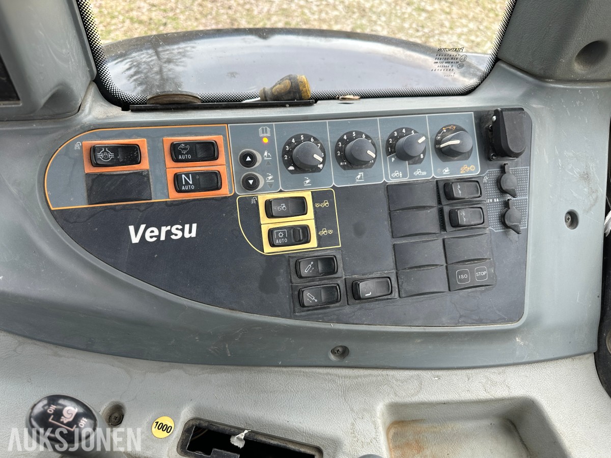 2012 Valtra T213 TRAKTOR – 2012 – 212 HK – VERSU – POWERSHIFT