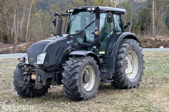 2012 Valtra T213 TRAKTOR – 2012 – 212 HK – VERSU – POWERSHIFT