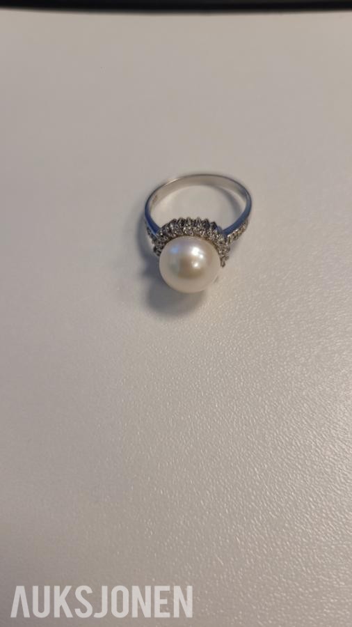 Sølvring med perle 