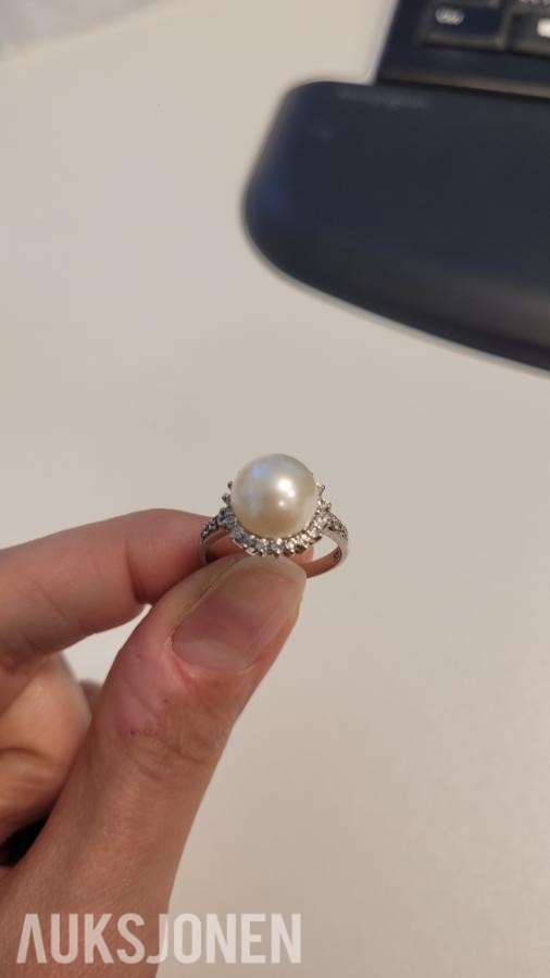 Sølvring med perle 