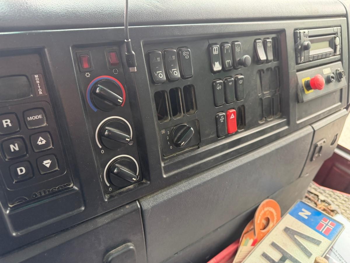 2012 Mercedes-Benz 1833L/34EC Renovasjonsbil