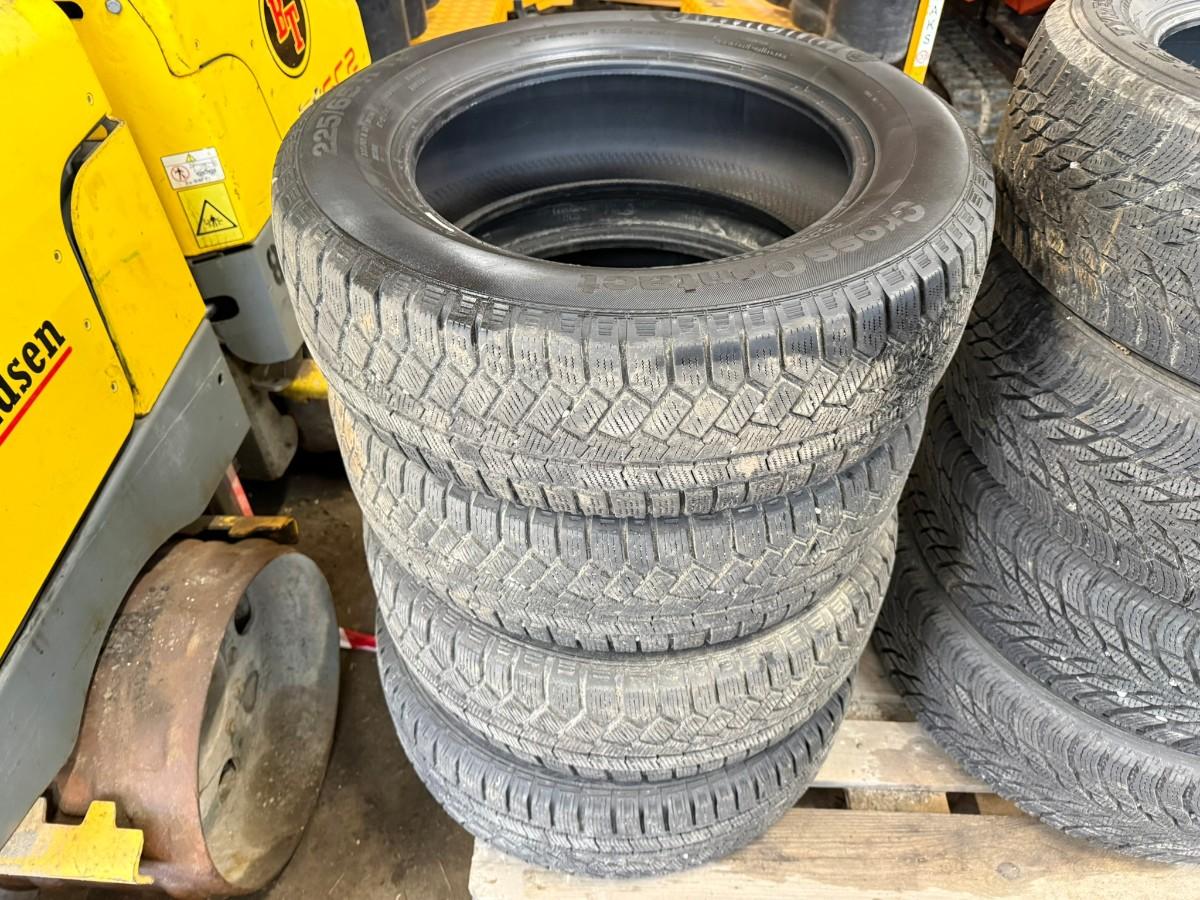 4 stk Continental CrossContact Viking 225/65 R17 – ca. 5–6 mm