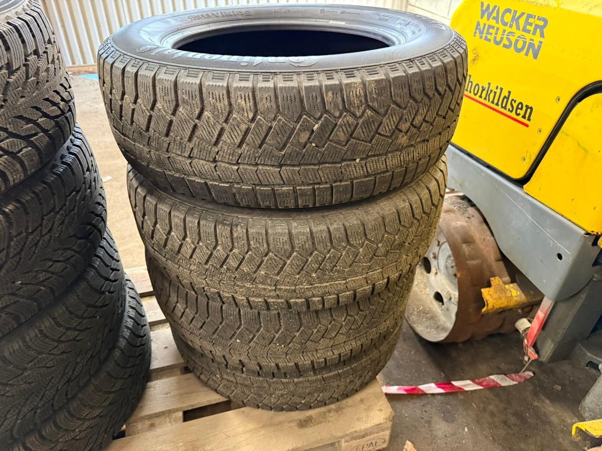4 stk Continental CrossContact Viking 225/65 R17 – ca. 5–6 mm