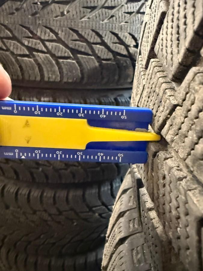 4 stk Continental CrossContact Viking 225/65 R17 – ca. 5–6 mm