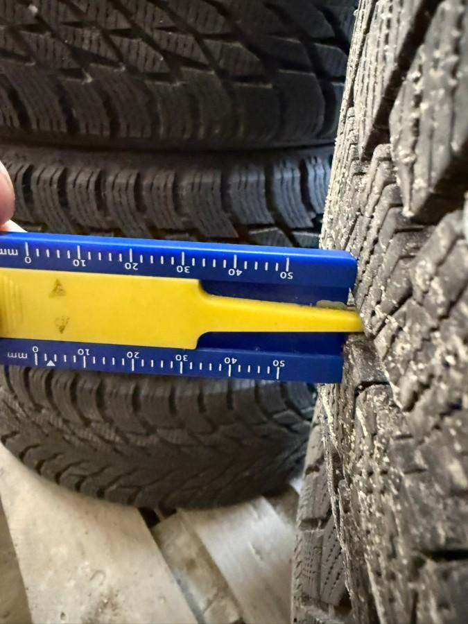 4 stk Continental CrossContact Viking 225/65 R17 – ca. 5–6 mm