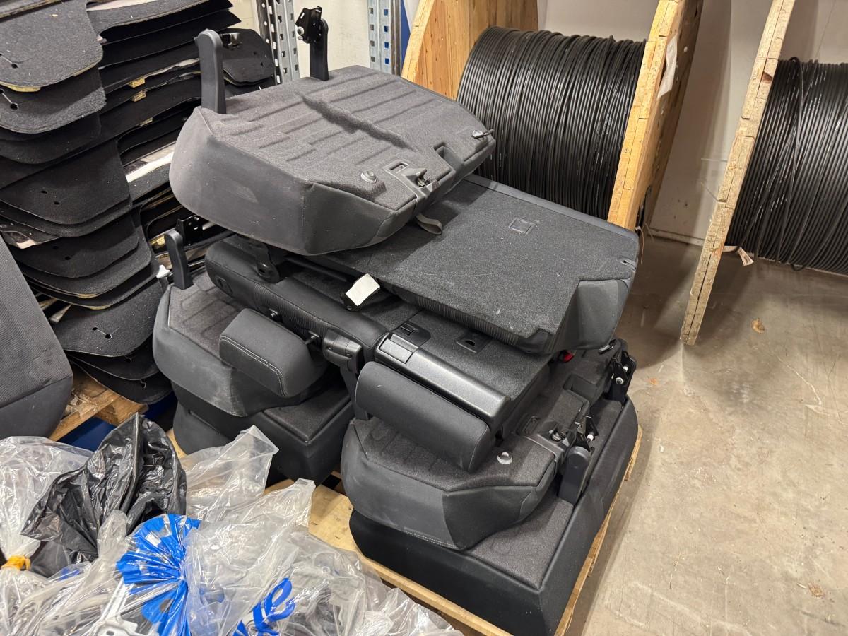 Ca. 15 sett bakseter til Toyota Land Cruiser