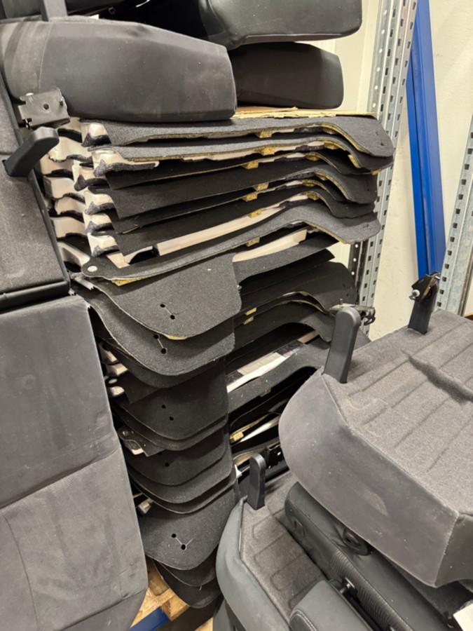 Ca. 15 sett bakseter til Toyota Land Cruiser