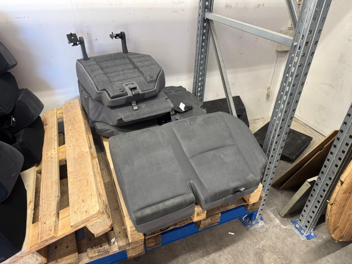 Ca. 15 sett bakseter til Toyota Land Cruiser