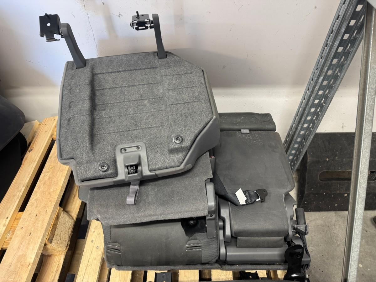 Ca. 15 sett bakseter til Toyota Land Cruiser