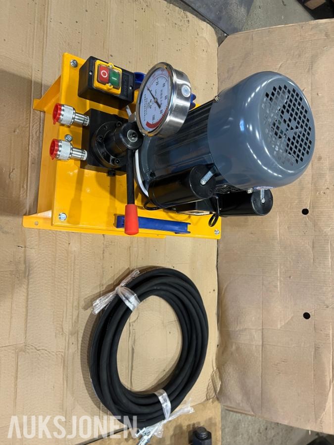 70 TONN HYDRAULISK PRESSE TIL BELTEBOLTER OG FORINGER 220V