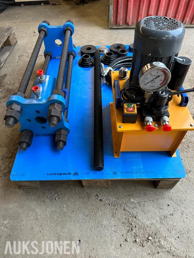 70 TONN HYDRAULISK PRESSE TIL BELTEBOLTER OG FORINGER 220V