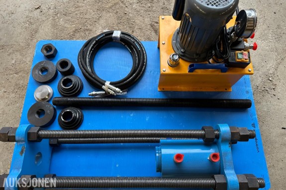 70 TONN HYDRAULISK PRESSE TIL BELTEBOLTER OG FORINGER 220V
