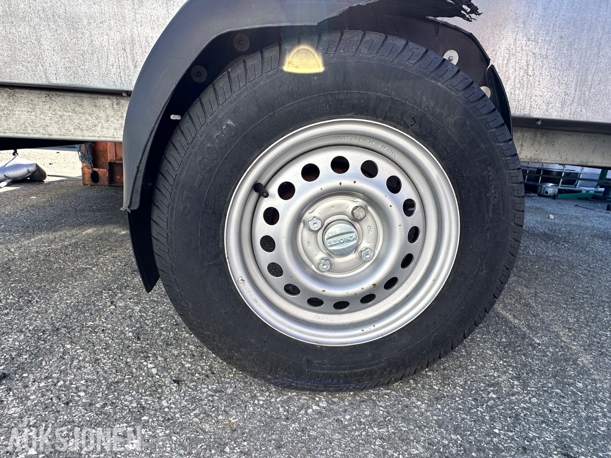 2024 Tysse 6280H00 tilhenger – 1300 kg – høye karmer/netting