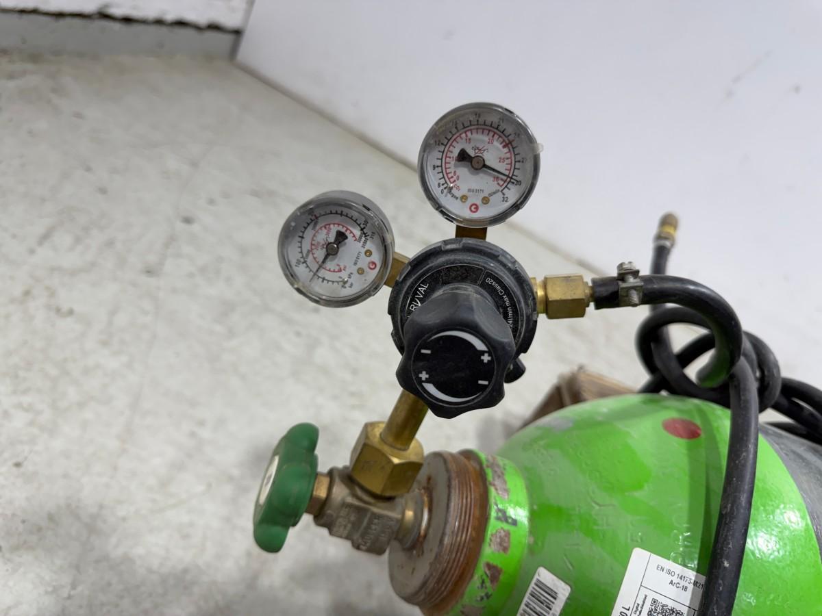 Argon 18 % / CO₂ 82 % sveisegass med regulator og slanger