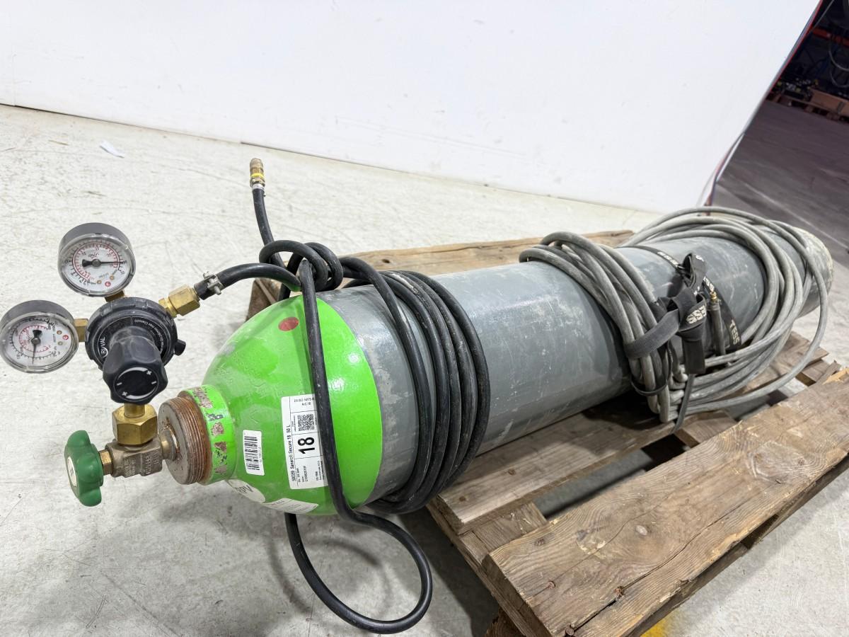 Argon 18 % / CO₂ 82 % sveisegass med regulator og slanger