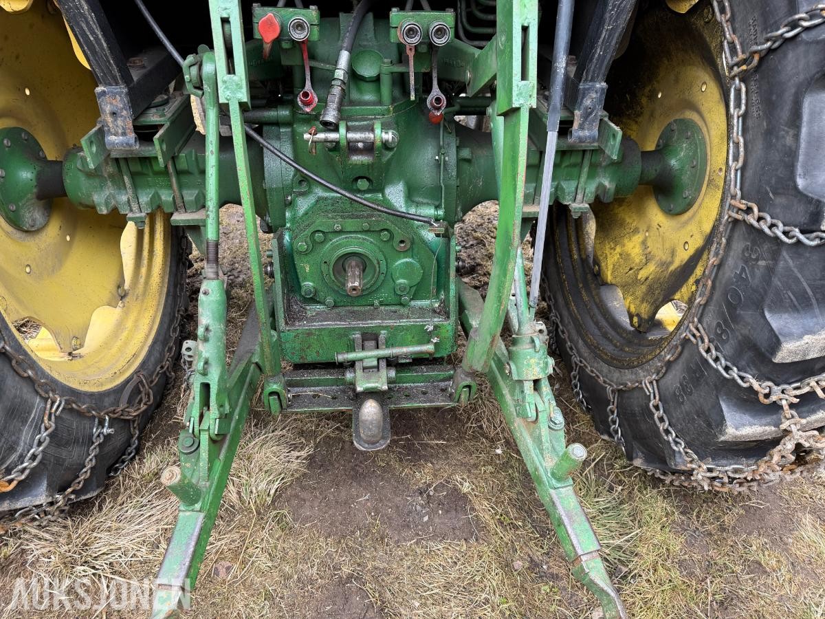1981 John Deere 2040 Lettkjørt og brukervennlig traktor