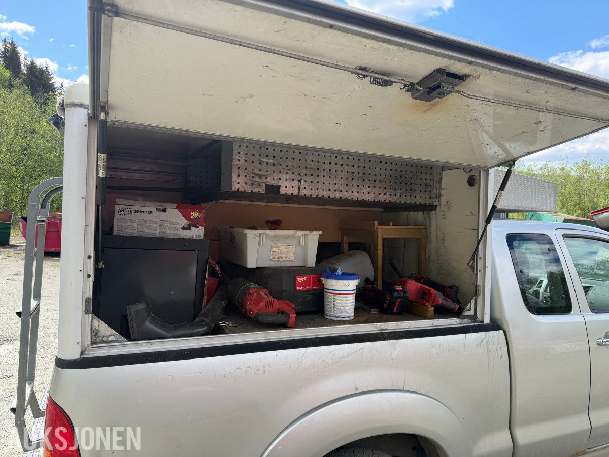2009 Toyota HiLux 2.5-120 D 4WD, 427194km