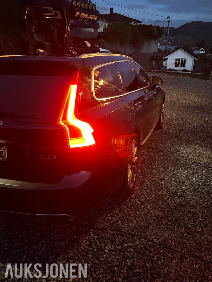 2017 Volvo V90 D4 190hk adaptiv cruisekontroll ryggekamera kupevarmer soltak
