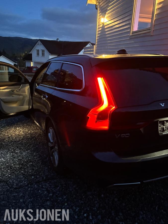 2017 Volvo V90 D4 190hk adaptiv cruisekontroll ryggekamera kupevarmer soltak