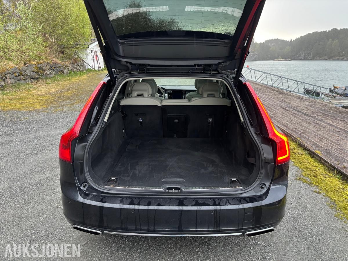 2017 Volvo V90 D4 190hk adaptiv cruisekontroll ryggekamera kupevarmer soltak