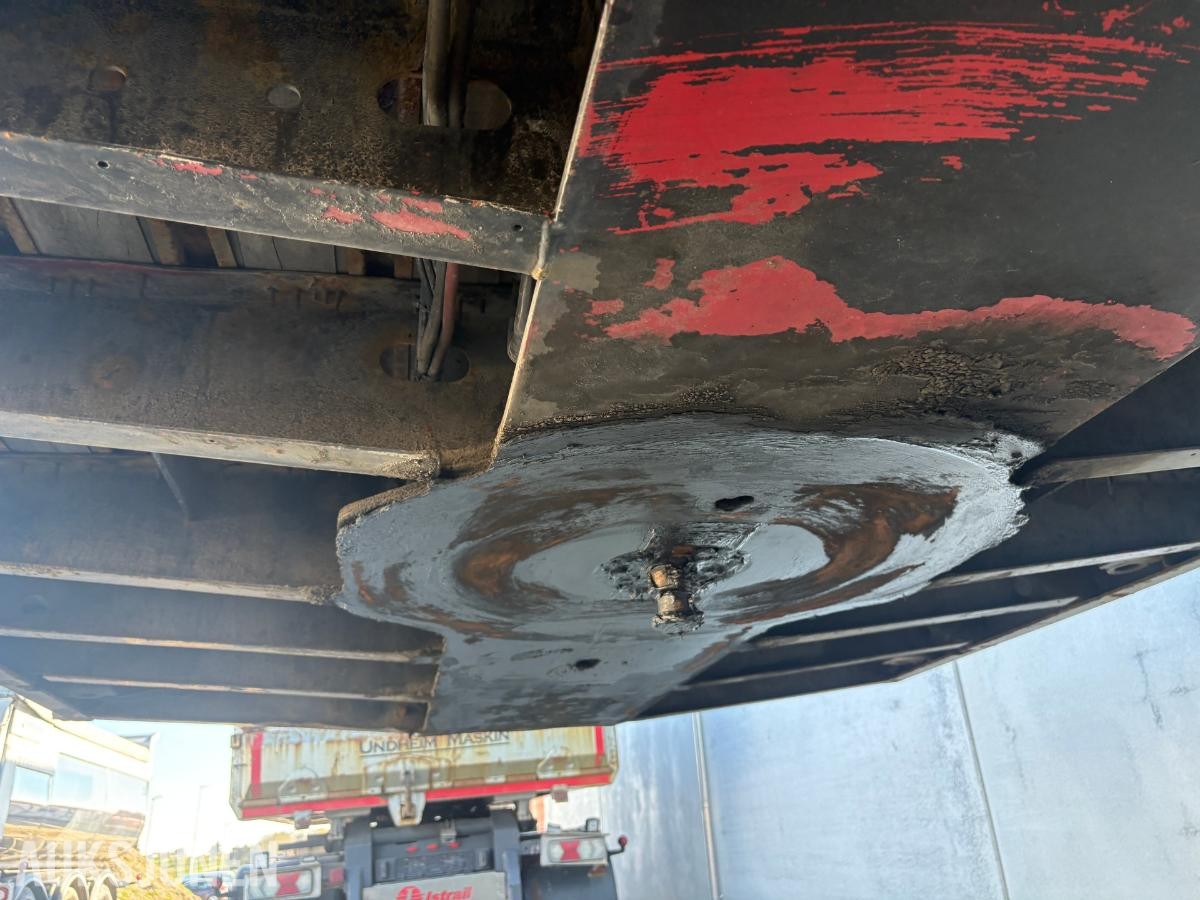 2011 HRD maskintralle med hydrauliske ramper – uttrekk 6 meter