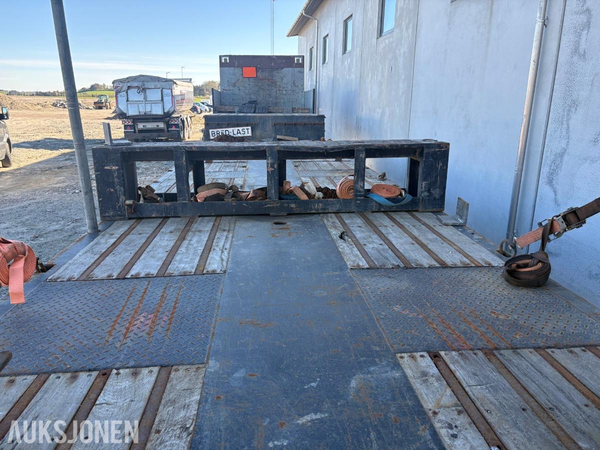 2011 HRD maskintralle med hydrauliske ramper – uttrekk 6 meter